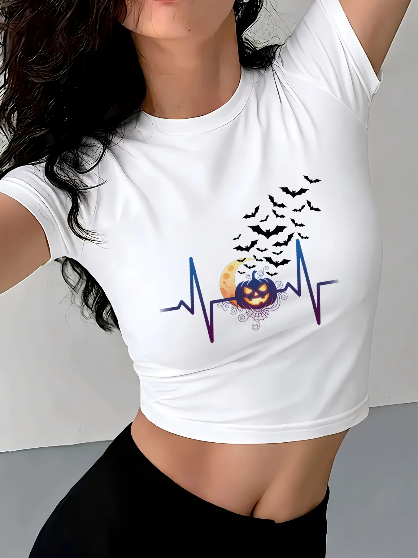 Women's Halloween Jack-O-Lantern Bats Moon Print Crop Tops Sexy Short Sleeve Cropped T Shirt for Halloween Party Gift Clothes