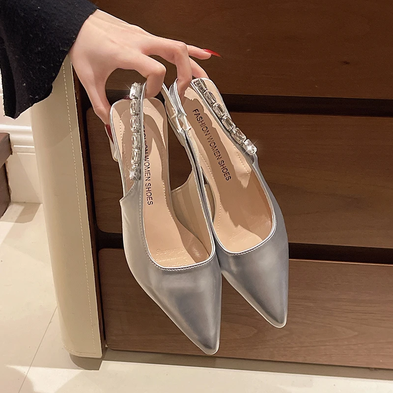 

Новые женские универсальные сандалии в китайском стиле 2026 года с острым носком