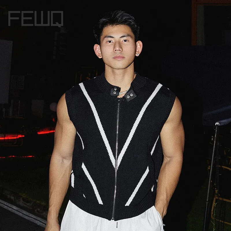 

FEWQ American Design Light Luxury Knitted Sweater Striped Jacquard Vest 2024 Contrast Color Sleeveless Male Tops 24E2782