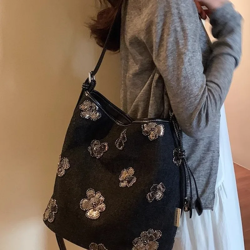 

Сумка-тоут черная джинсовая, женская сумка через плечо с цветочным принтом, ретро-мессенджер, изысканная, простая, повседневная, модная