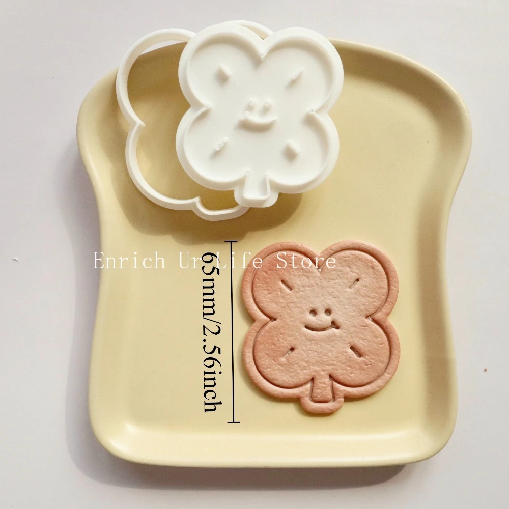 Cute Smiling Face Clover Biscuit Mold Four Leaf Clover Cookie Cutting Mold Fondant Cake Stamp Cookie Cutter Pastry Baking Tool