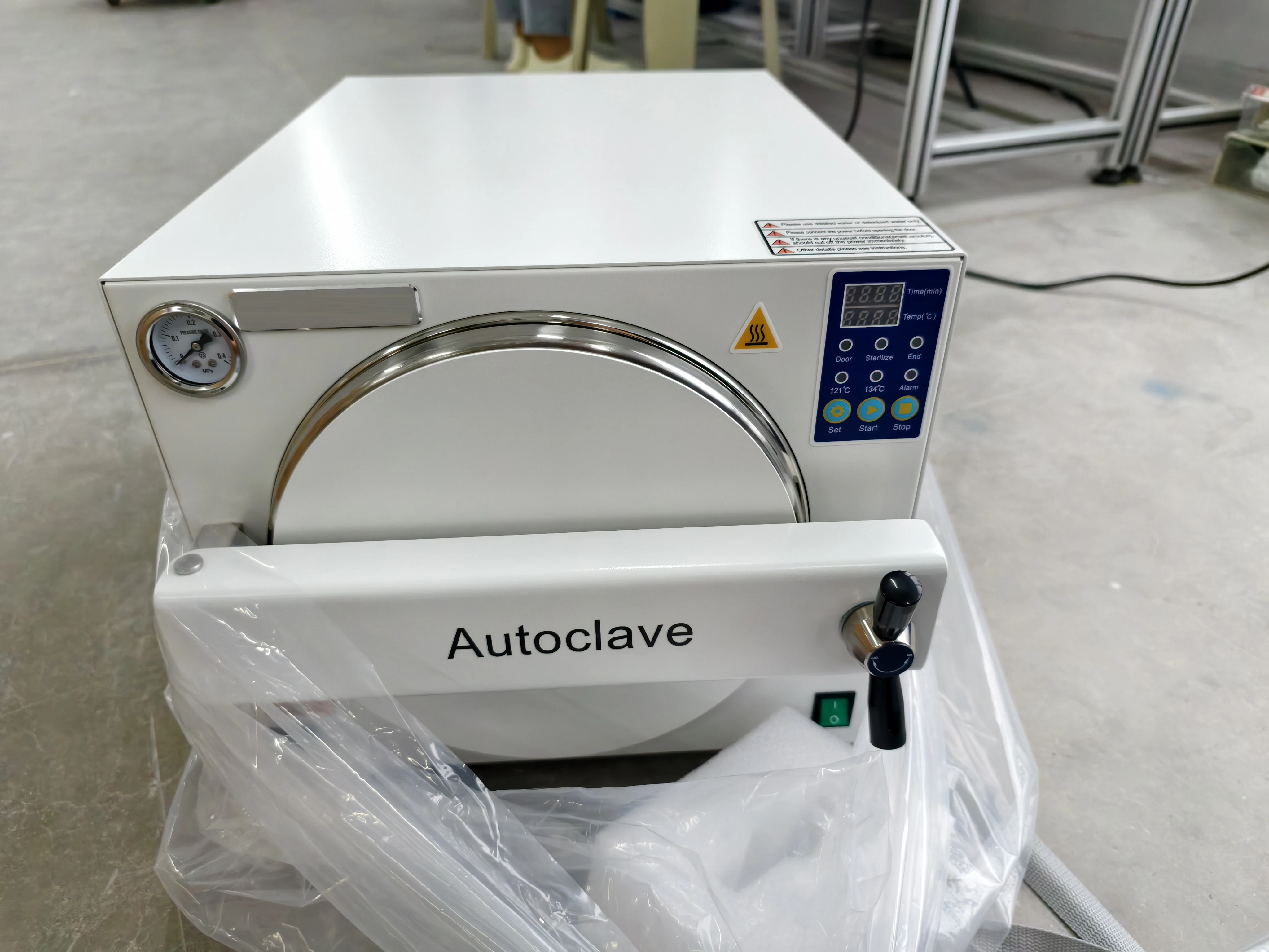 18L / 23L Class N Medical Autoclave Sterilizer Large Capacity Clinic Steam Sterilizer 126℃ Wet Steam Disinfection Equipment
