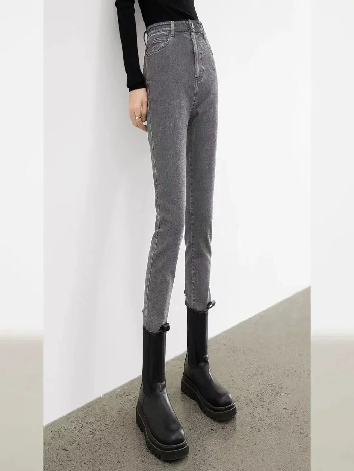 Gray Slim Jeans For Man Tight Fit Y2k Drip Original Unisex Basic Denim Pants No accessories or belts included