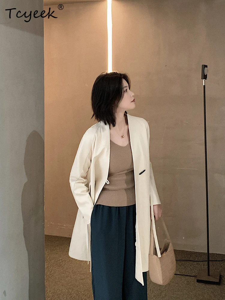 Tcyeek Echtes Schaffell Frühling Herbst Trendige Krawatte mit V-Ausschnitt Beige Mittellange Damen-Echtlederjacke Ж Ettyddydd Mohamed