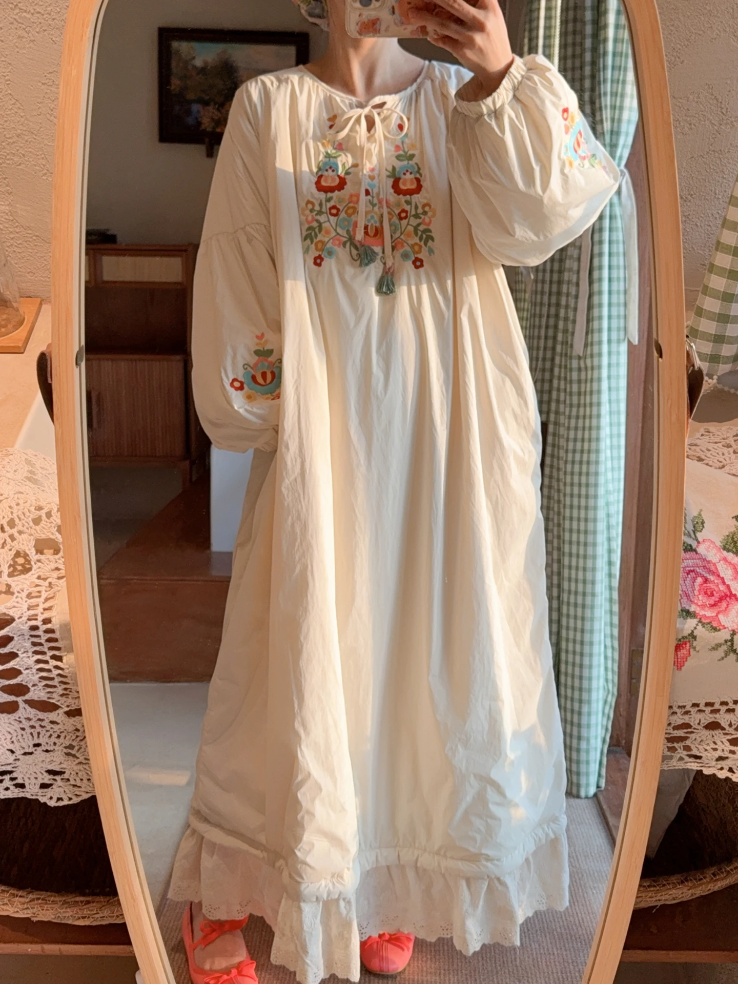 

TIYIHAILEY Women Embroidery 100% Cotton Dress Thick WInter Autumn Full Sleeve Long Maxi Ladies Loose A-line Beige Lace Patchwork