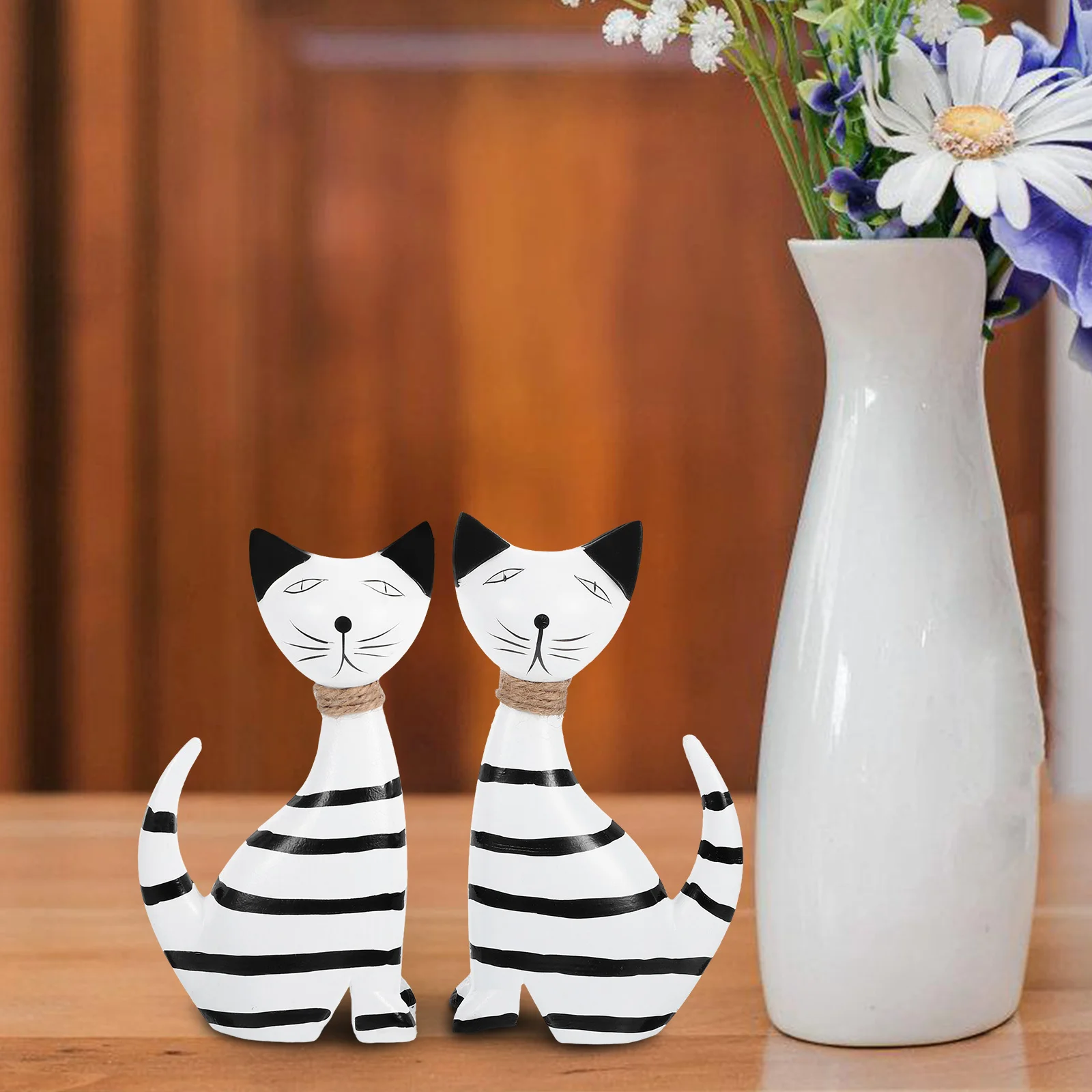 

2Pcs Wooden Cat Figurines Nordic Minimalist Striped Small Sculptures Desktop Decor Ornament for Cat Lovers Decor Figurines