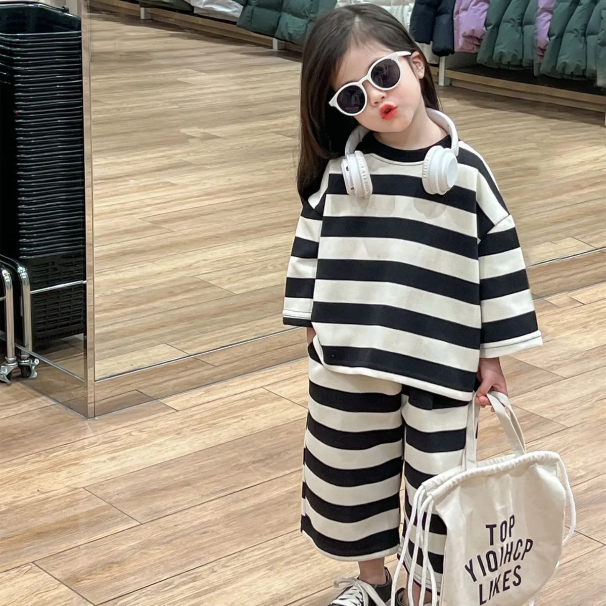 Childrens Sets Clothing Spring Korean Girls Stripe Wide Legs Versatile Hoodie Sweatpants Long Sleeved Sports 2024