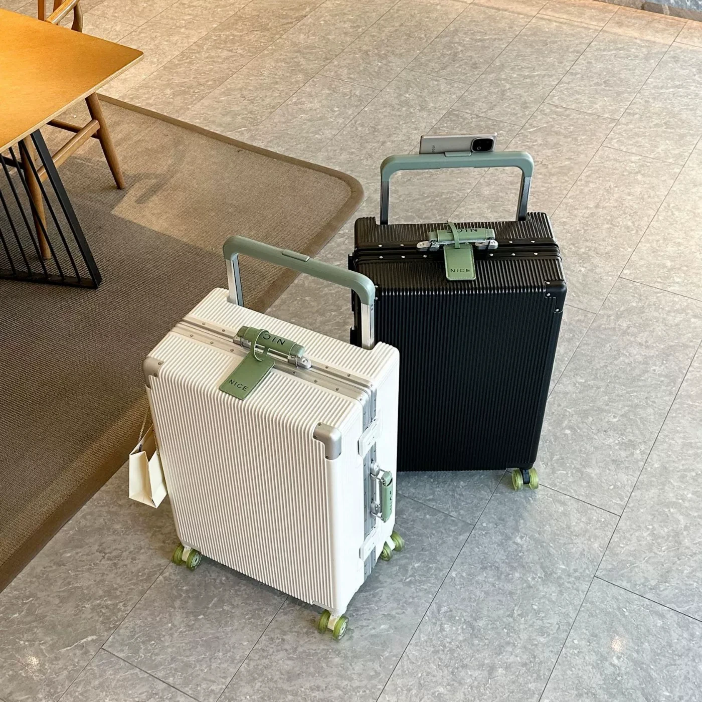 Geniş Saplı, Tekerlekli Valiz, - Spinner Wheel Rolling Suitcase 20 Inch incelemesi ve fiyatı