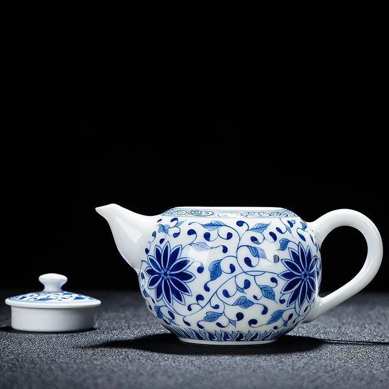 

Jingdezhen Teapot Ceramic Kung Fu Simple Tea Brewing Small Capacity Blue and White Porcelain Thin Underglaze Color Twine