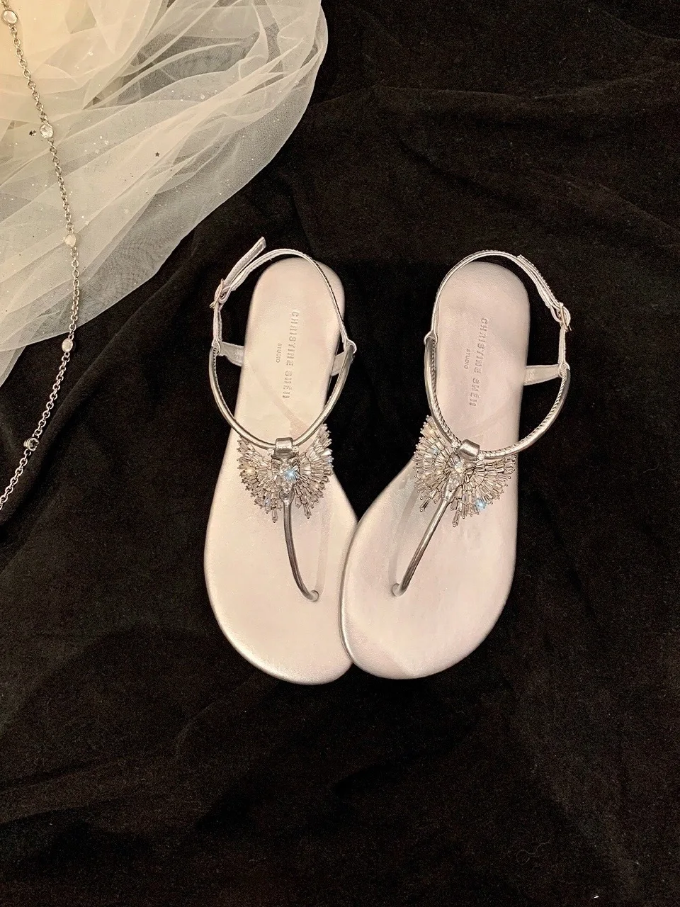 

Korean style rhinestone butterfly buckle clip toe herringbone flat sandals for women's summer small fragrant Roman women's shoes