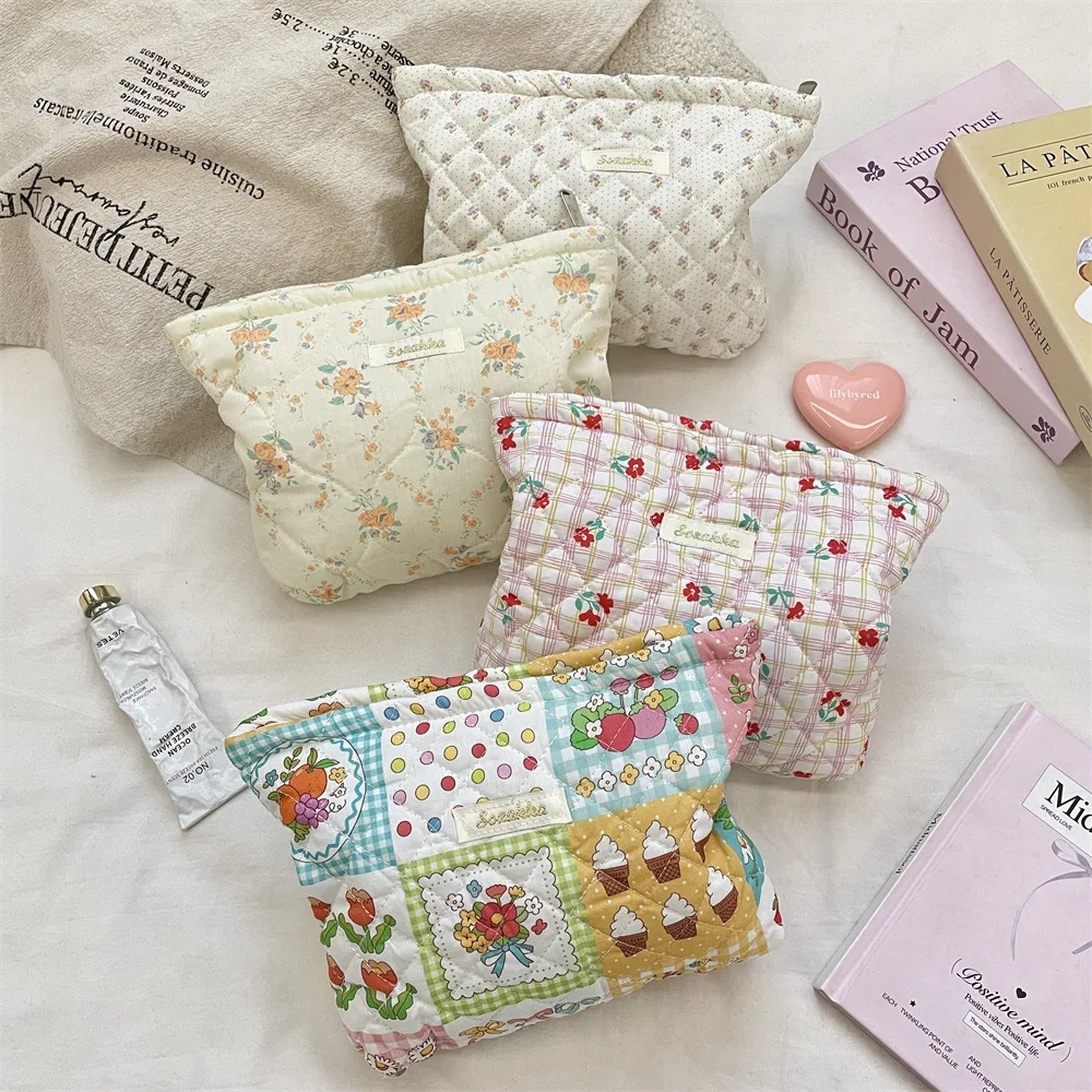 Women Quilted Makeup Bag Floral Print Cosmetic Pouch Female Sweet Zipper Storage Organizer Handbag With Label For Daily Travel