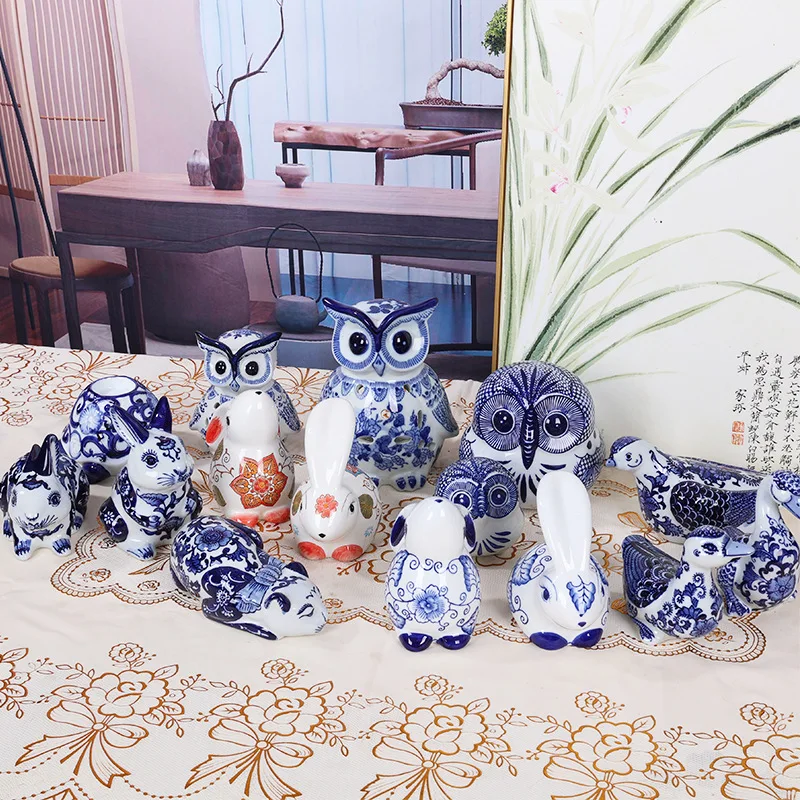

Chinese traditional blue and white ceramic home decoration sculpture animal jewelry wholesale