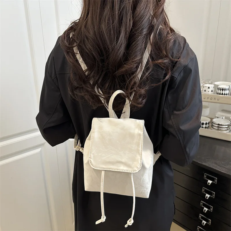 2026 new minimalist trendy backpack with large capacity waterproof design for women's commuting comfort