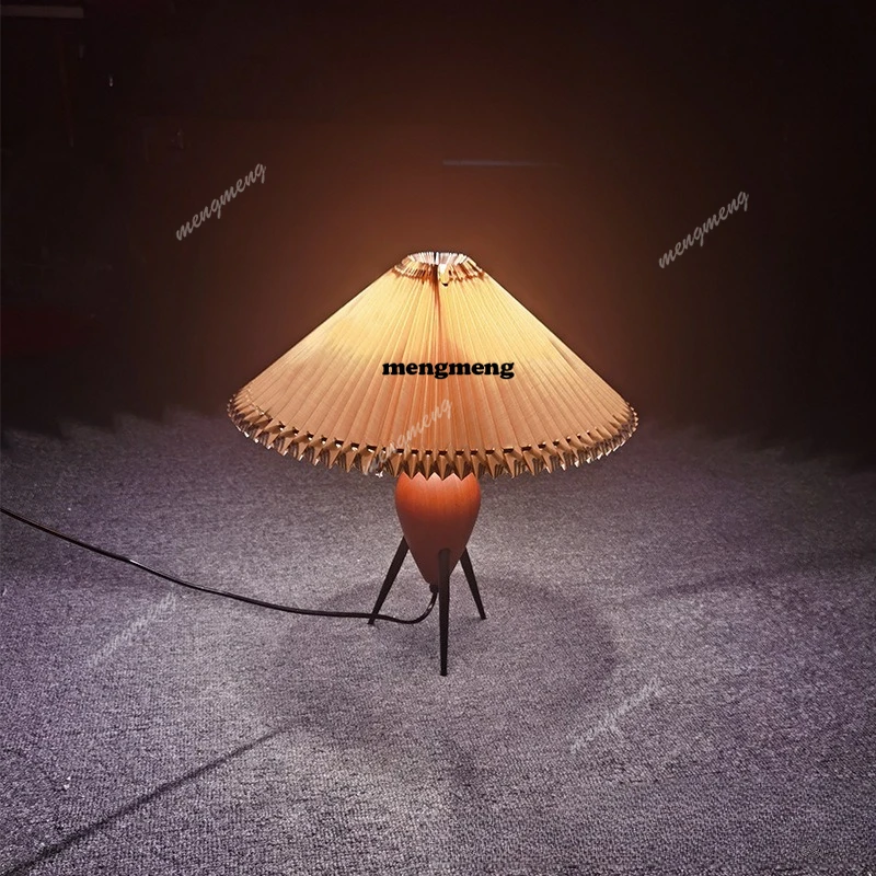 

Medieval style bedroom decoration table lamp retro living room atmosphere table lamp