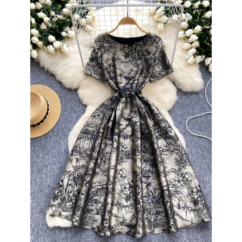 

Retro French Style Printed Dress Women's Summer Tight Waist Slimming Sense of Design Chic Light Luxury Temperament Large Swing D
