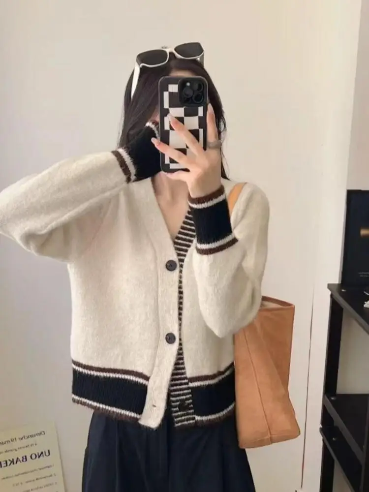 

Korean Style V Neck Patchwork Single Breasted Short Cardigan Knitted Tops Women's Autumn Winter 2025 New Elegant Sweater Trendy