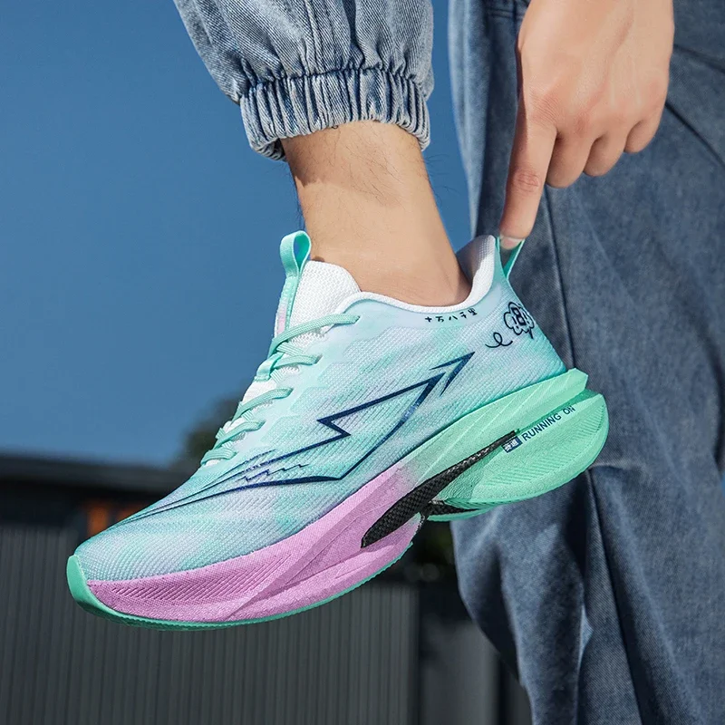 أحذية التخميد سباق للجنسين جديد تنفس المضادة للانزلاق أحذية رياضية فاخرة المدرب سباق أحذية رياضية تنفس موضة احذية الجري