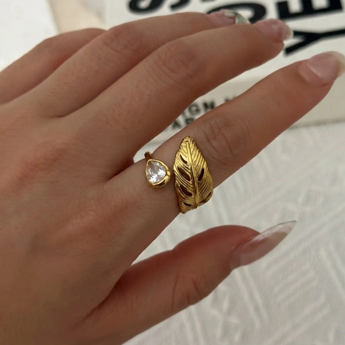 Französische Vintage-Fingerringe mit hohlem, gewelltem Design, imitierten Perlen und Spiralblatt-Motiven für Damen und Herren, im Nischenstil, geometrischer Ring, ästhetischer Schmuck. – Detail 14