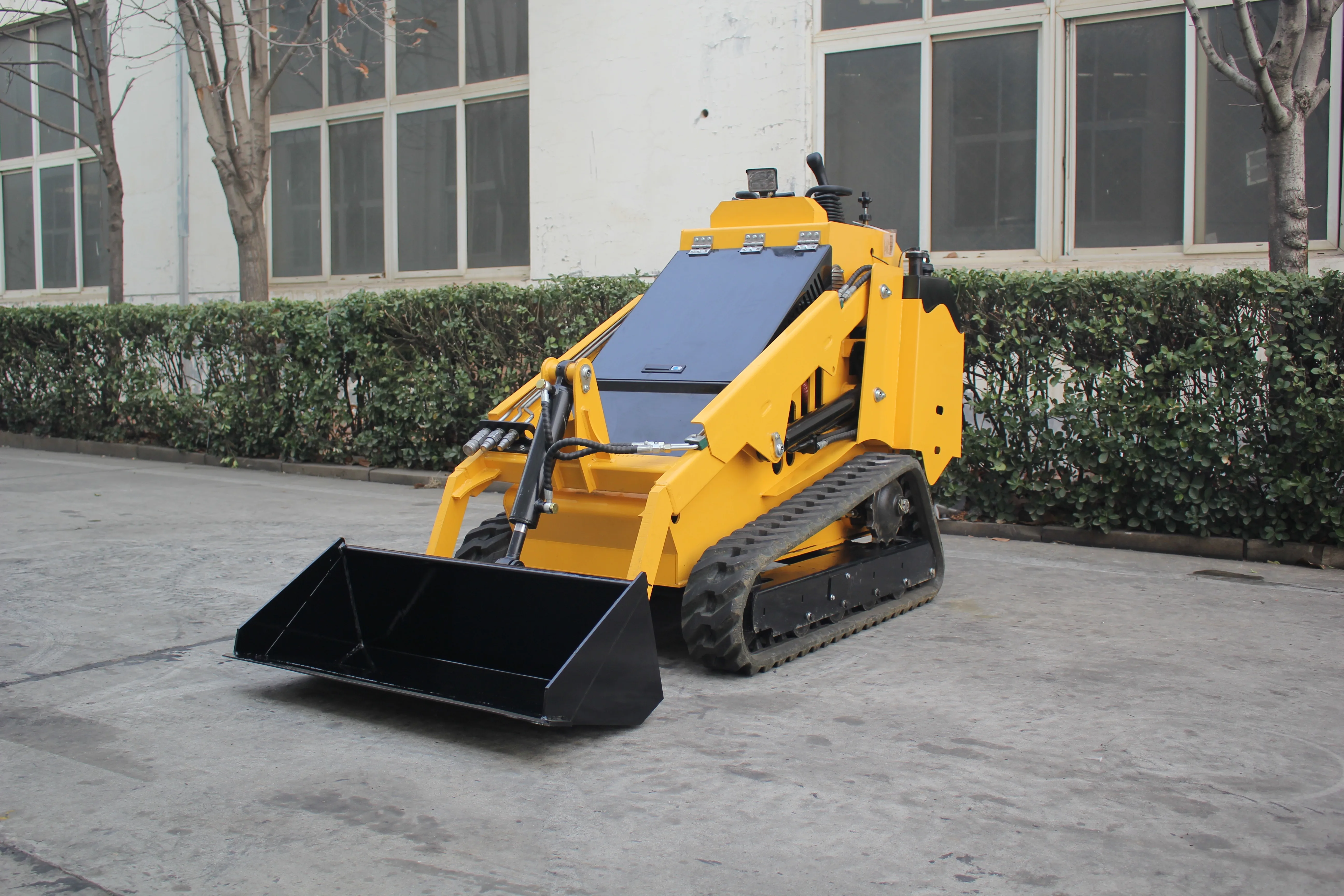 Engine Mini Skid Steer Loader with Lawn Mower/Digger