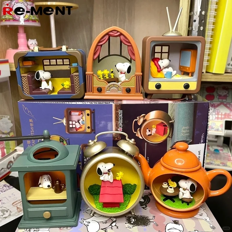 

Re-Ment Peanuts Snoopy's Antique Diorama Miniature Model SNOOPY's Trunk Toys Collectible Ornaments Assembly Kids Blind Box Gift
