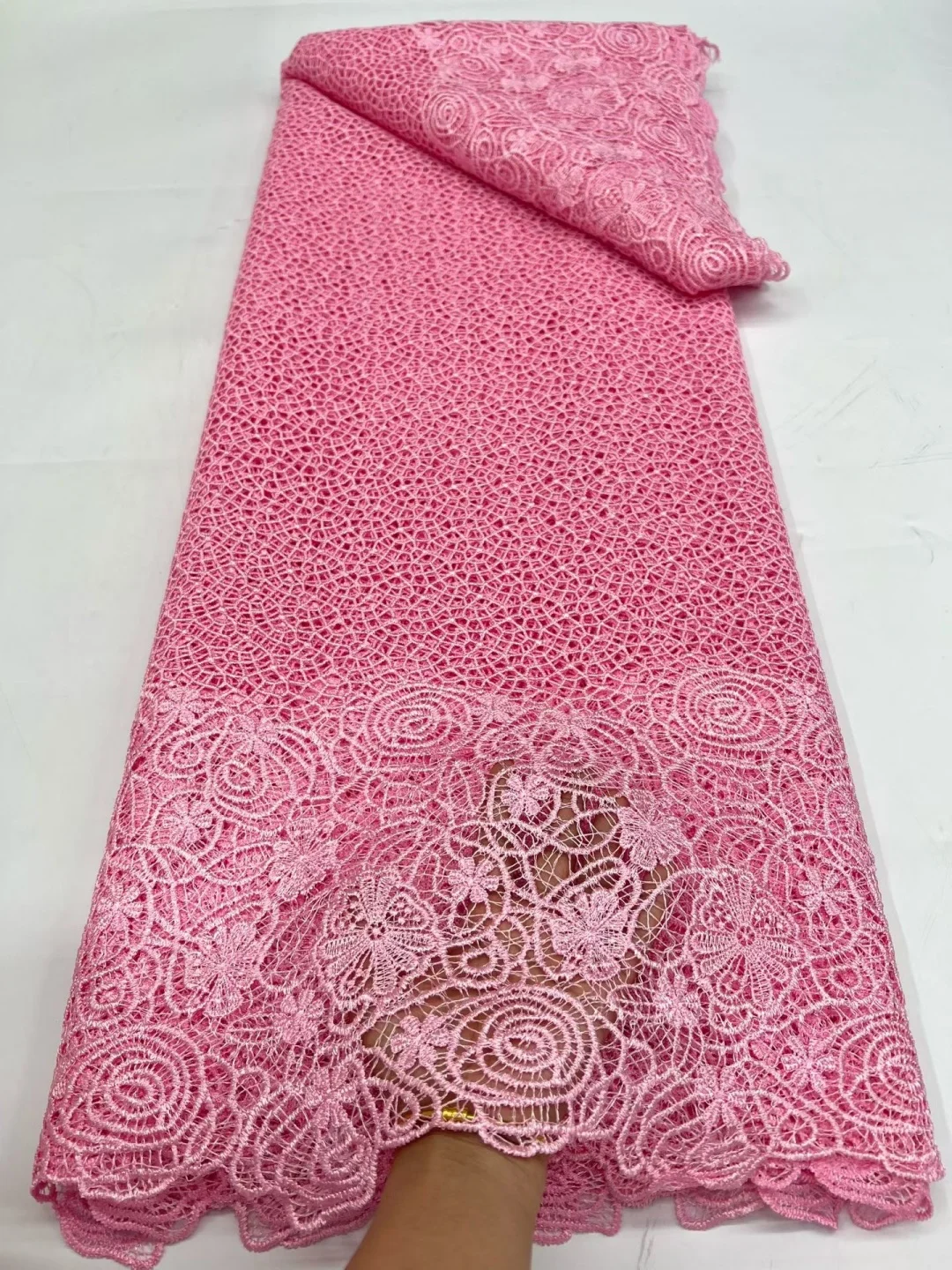 tela-de-encaje-de-guipur-africana-2026-de-alta-calidad-5-yardas-tela-de-encaje-soluble-en-agua-nigeriana-para-vestidos-de-fiesta-y-bodas-para-mujeres