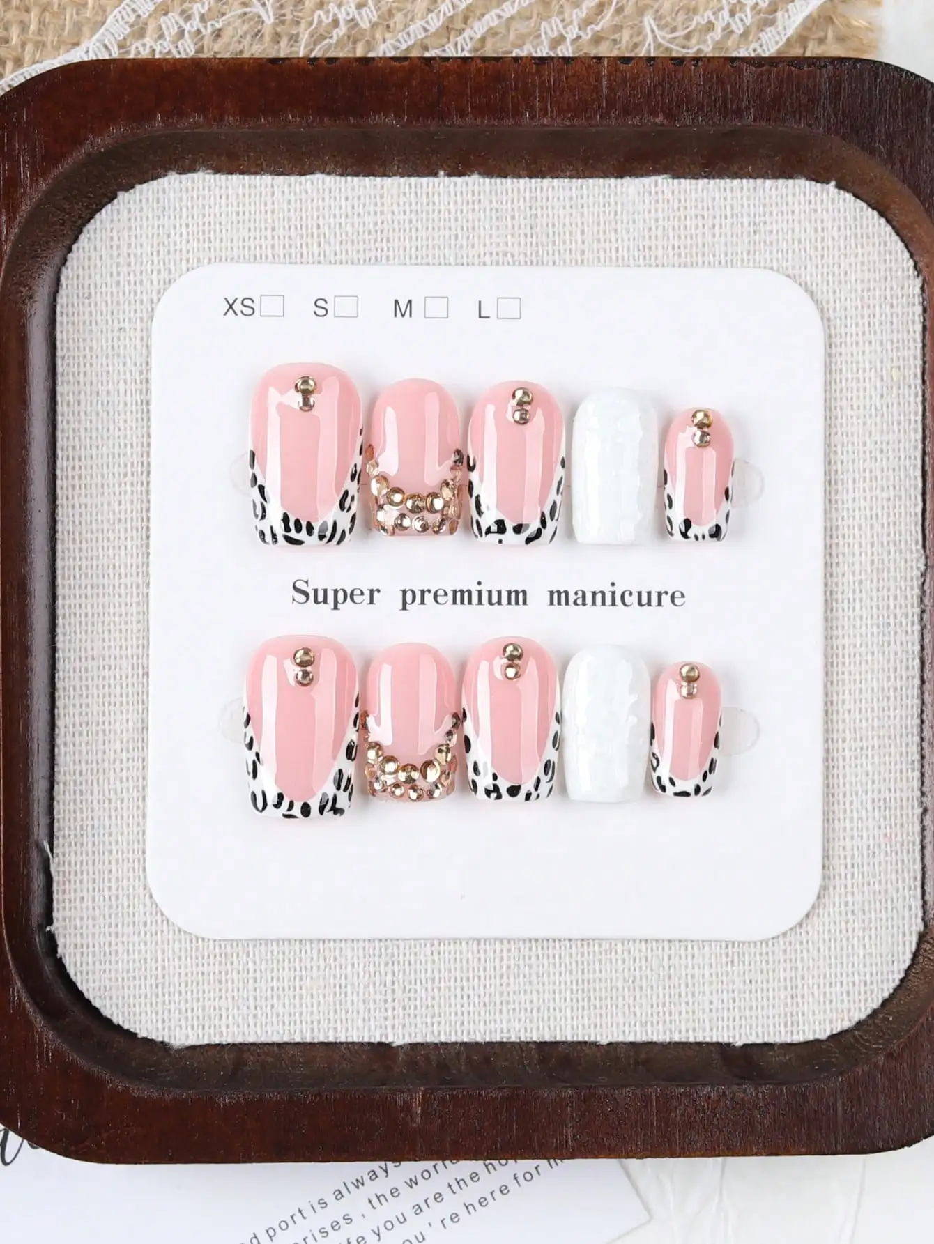 10 Pieces of Short Rectangular Press-On Nails, Millennial Pink Leopard Print French Style, with Gold Diamond Chain and Embossed White Decorations; Reusable Full-Cover Fake Nails, Suitable for Daily Use, Parties, Dates, and Women's Nail Art