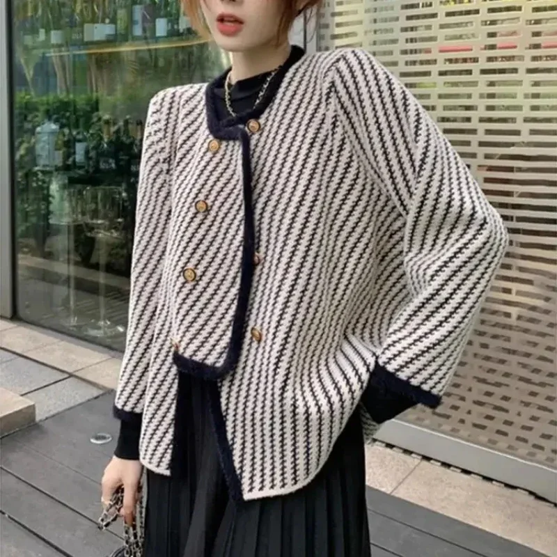 Knitted Sweater Woman Coat New In Outerwear Striped Wear To Work Cardigan for Women Attractive Y2k 2024 Trend Casual Youth Chic