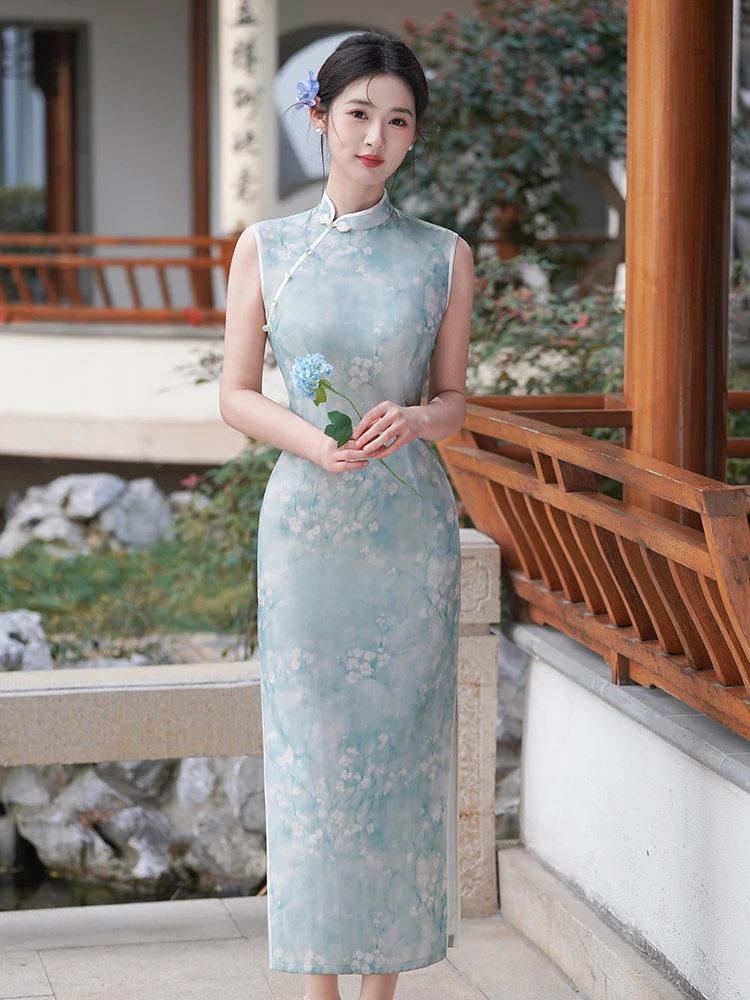 

Элегантное длинное платье-ципао без рукавов с цветочным принтом, молодежный стиль, на каждый день, новинка лета 2026, высококачественный дышащий полиэстер