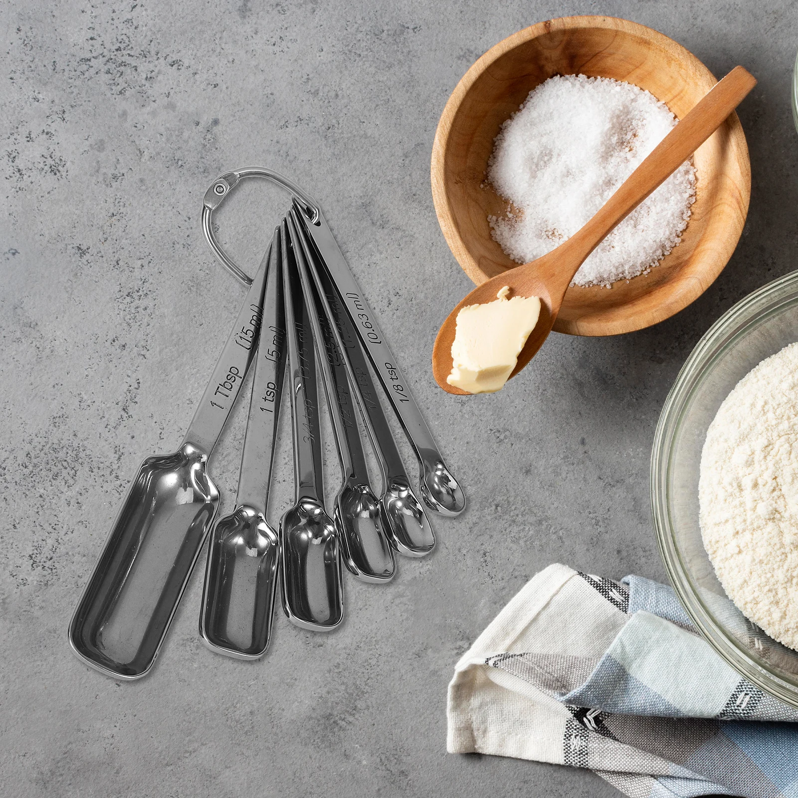 

1 комплект мерных стаканов из нержавеющей стали, набор ложек, точный инструмент для выпечки, аккуратно организованный компактный многоразовый маленький размер