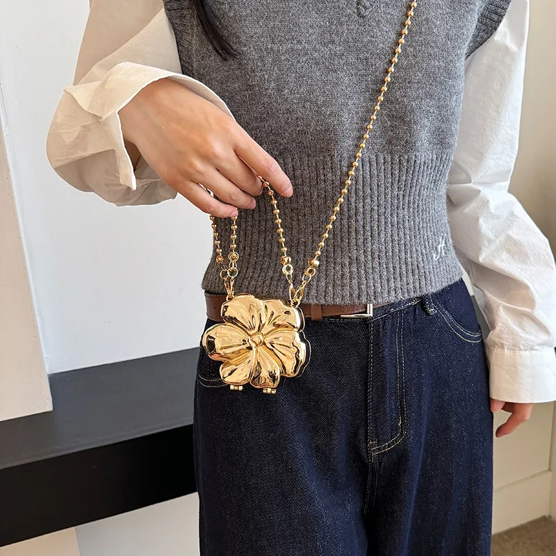 Mini Flower Golden Handbag Women\'s Evening Clutch Gold Chain Bag Elegant Shoulder Bag Silver Coin Wallet 2024 Luxury Design