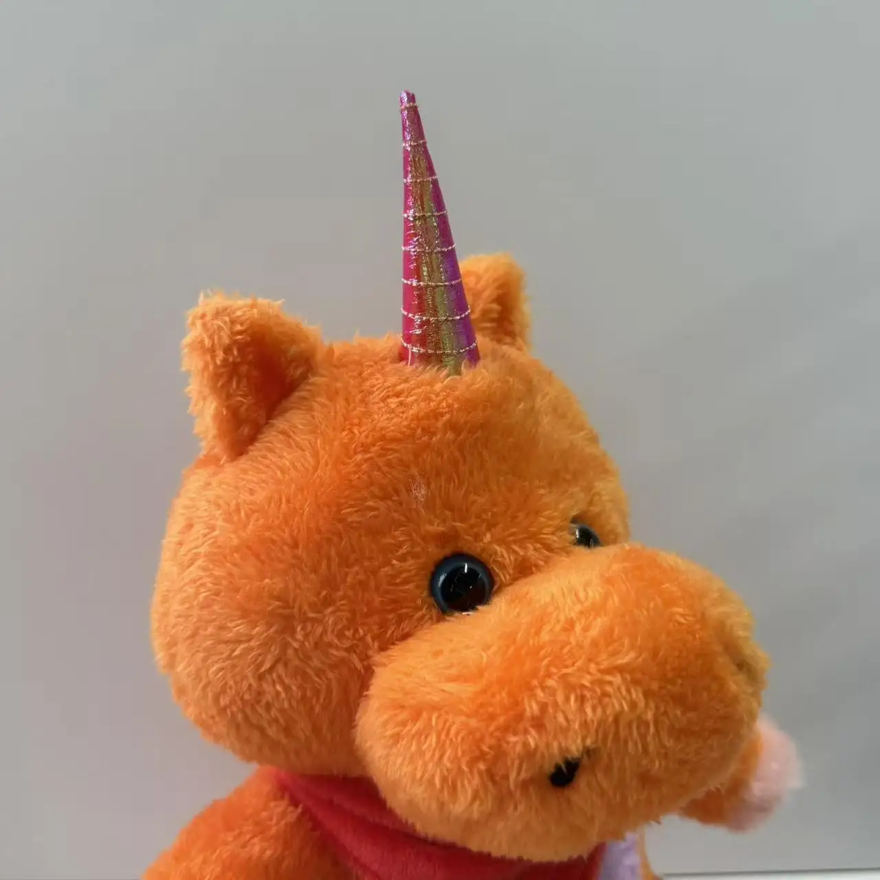 Neues Anime Buddy The Unicorn Plüschtier, süßes Buddy Plüschtier, weiches, gefülltes, rosa Hasen-Betty-Plüschtier, Kawaii-Sammelplüschtier, Geschenk für Fans – Detail 6