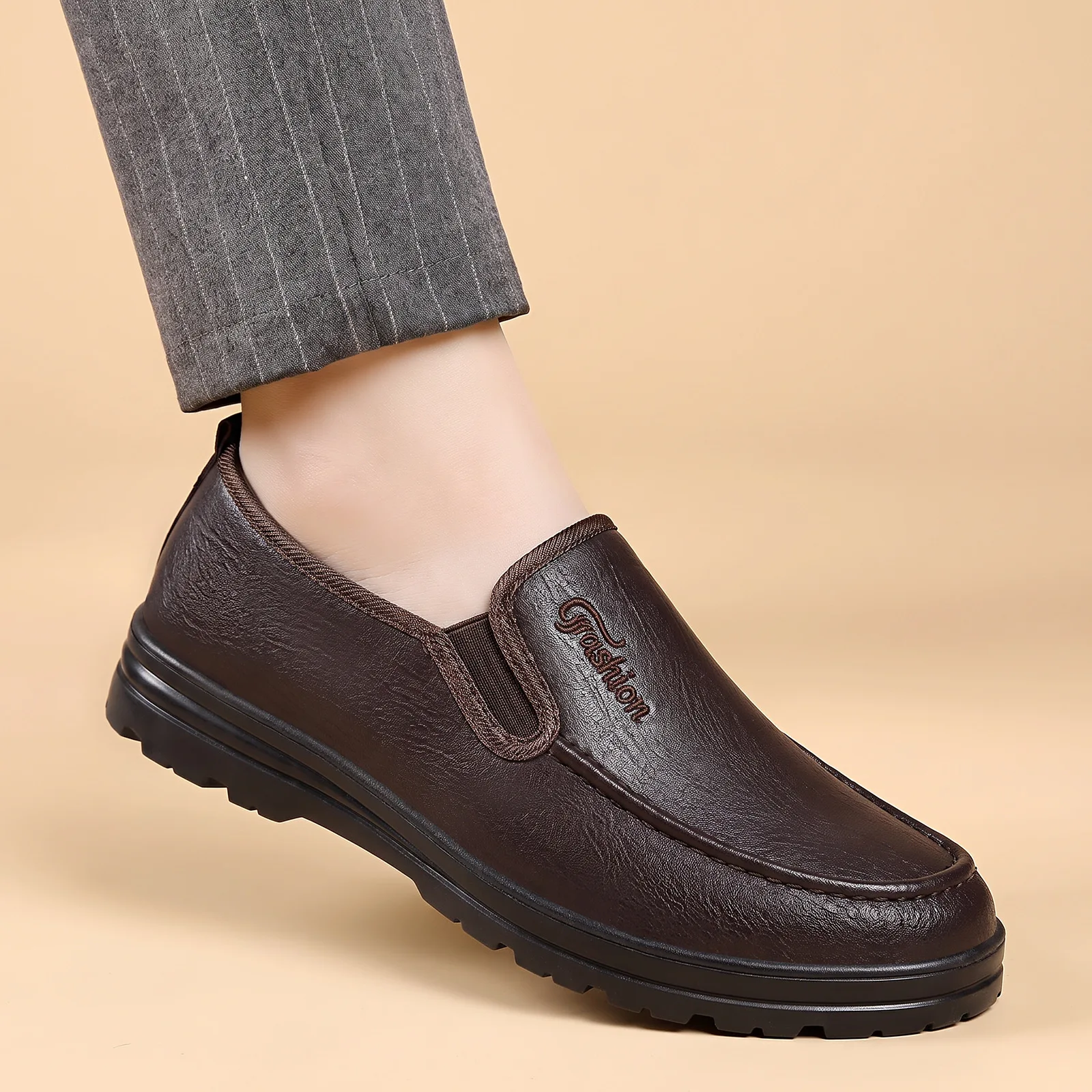 Herren Winter Warme Freizeitschuhe Slip-On mit Mikrofaser-Obermaterial, Fleece-Futter, Rutschfester Dicker Sohle, Loafer-Stil, Alltagsschuhe zum Gehen – Detail 5