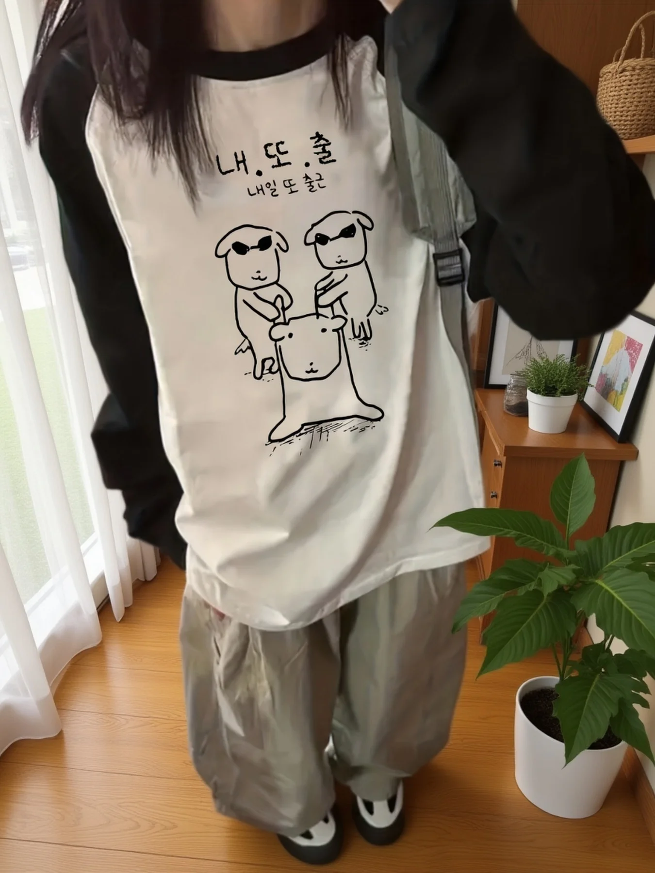 New Women's Crew Neck Long Sleeve T Shirt with Korean Creative Illustration Puppies Print Graphic Vintage Tee Tops Clothes 90s