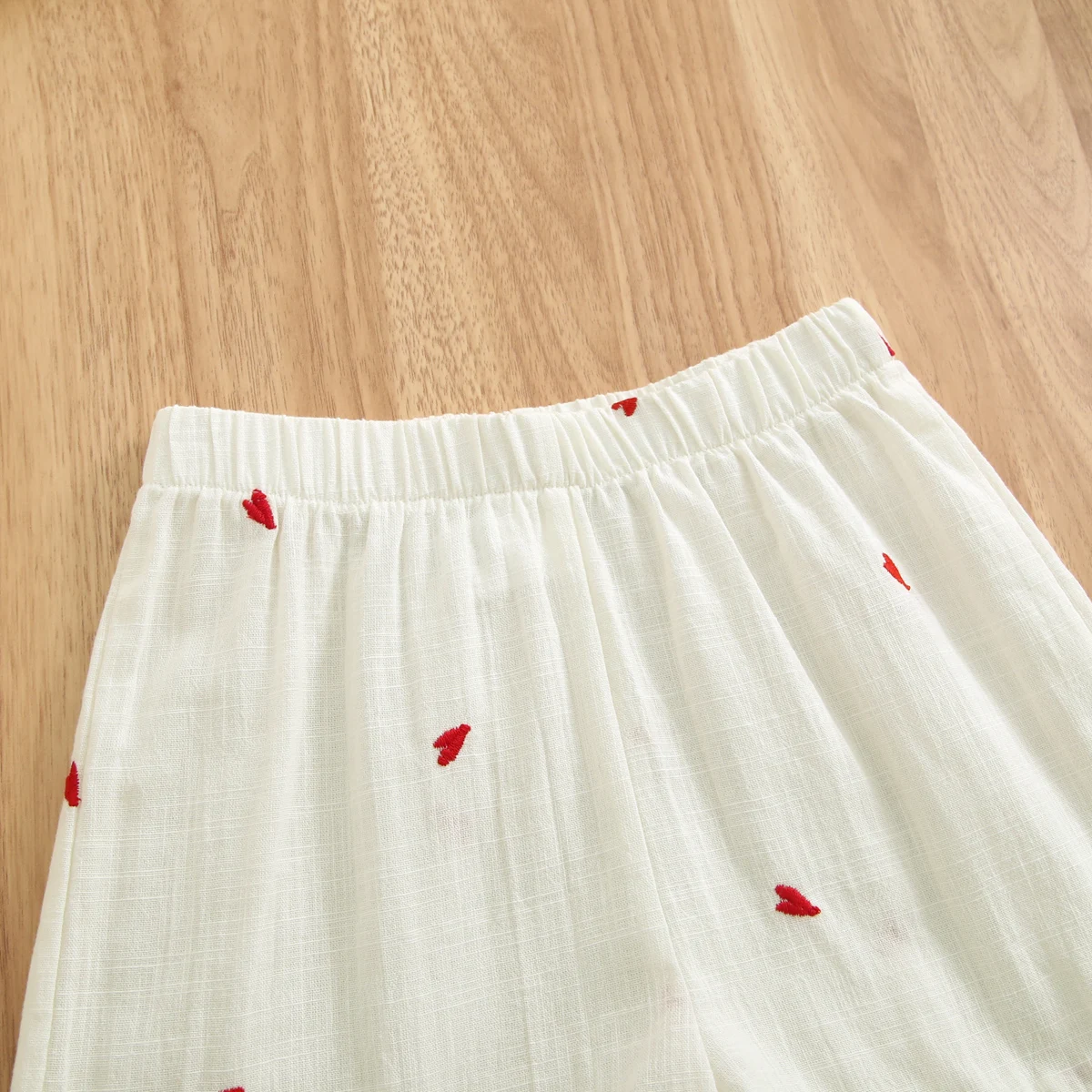 Mädchen-Kleidungssets mit Liebesstickerei, Flügelärmel-Tanktop und Shorts, 2-teiliges Kinderkleidungsset – Detail 6