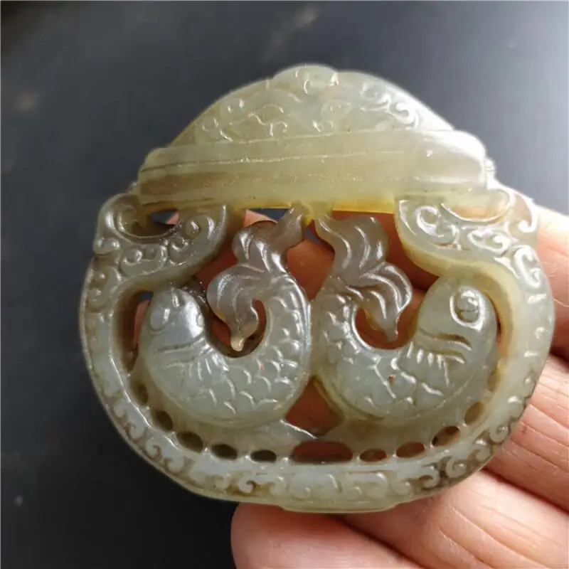 Chinese antique jade carving crafts Xiuyu hollowed out old jade double-sided fish statue hanging decoration Nice Art Work