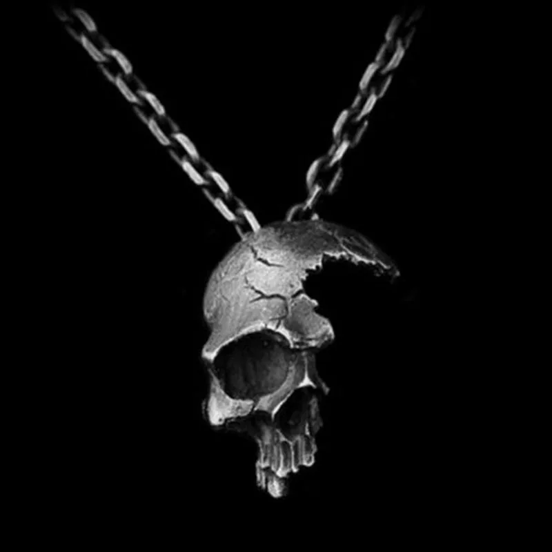 Retro YK2 Men's and Women's Half Face Skull Necklace Gothic Punk Dark Skull Pendant Fashion Personality Halloween Jewelry Gift