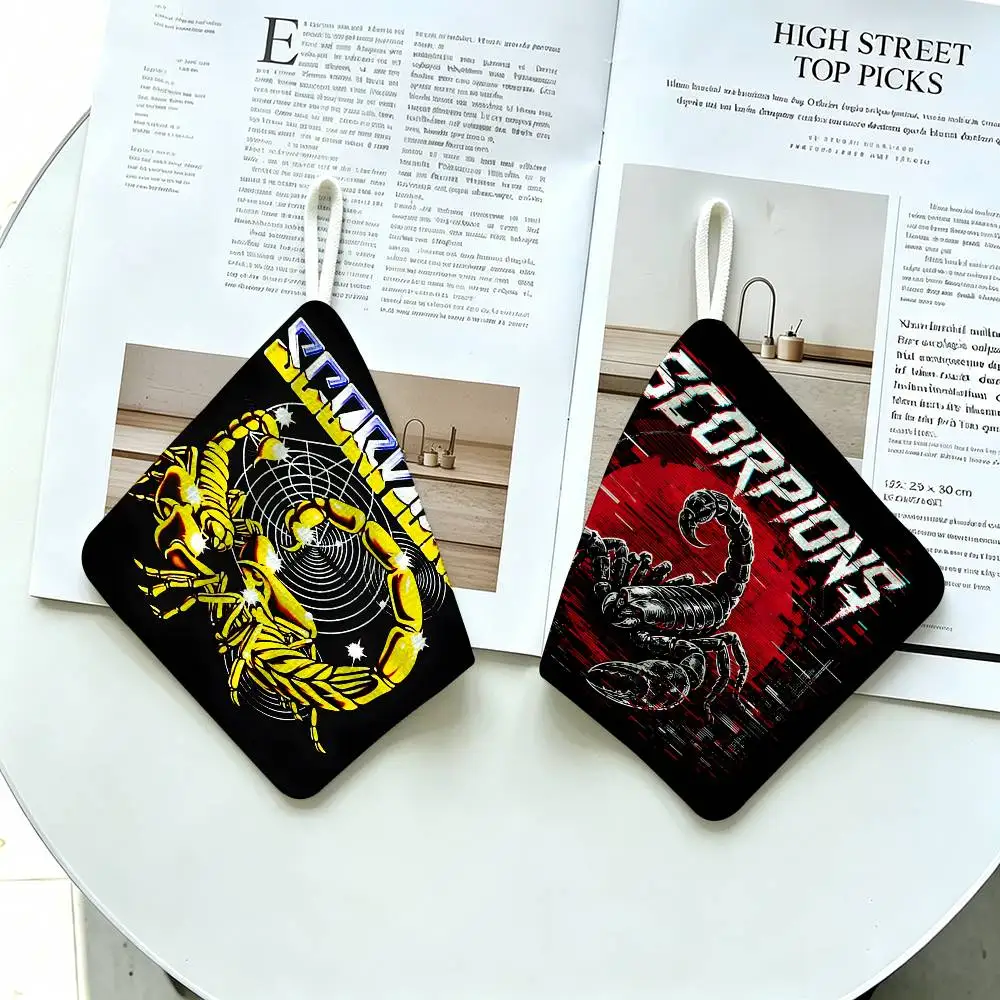 Hard Rock Band S-Scorpions Polyester Cotton Hanging Kitchen Towel, Skin Friendly Hand Wiping Towel for Hotel Cafe Household