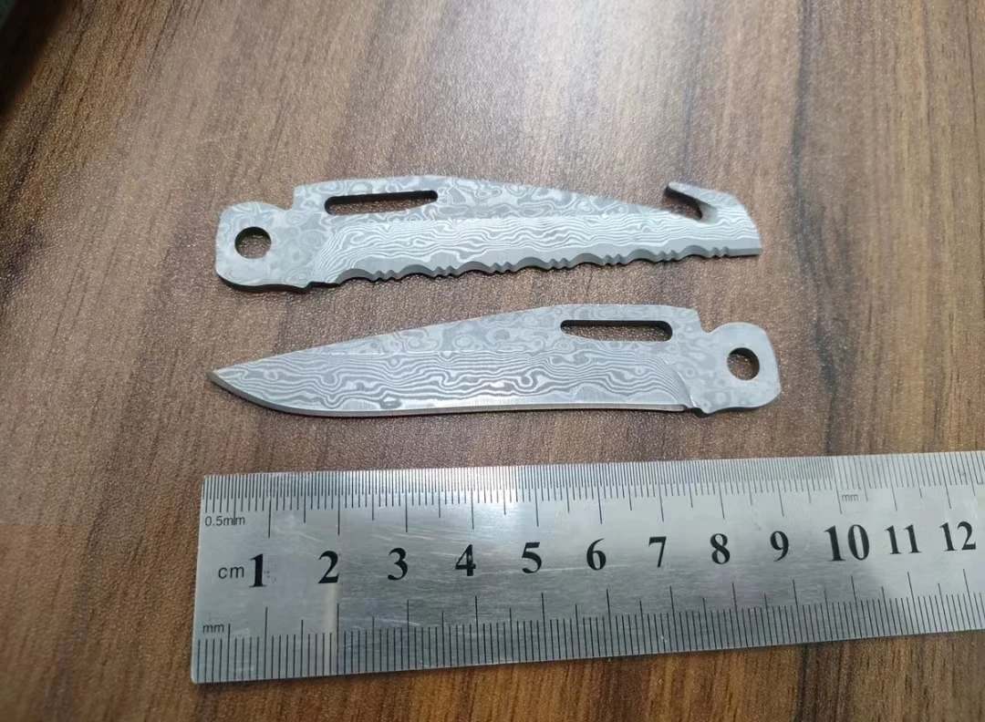 

1 Piece Hand Made VG10 Core Damascus Steel Main Blade + 1 Piece Serrated Blade with Hook for Leatherman Surge