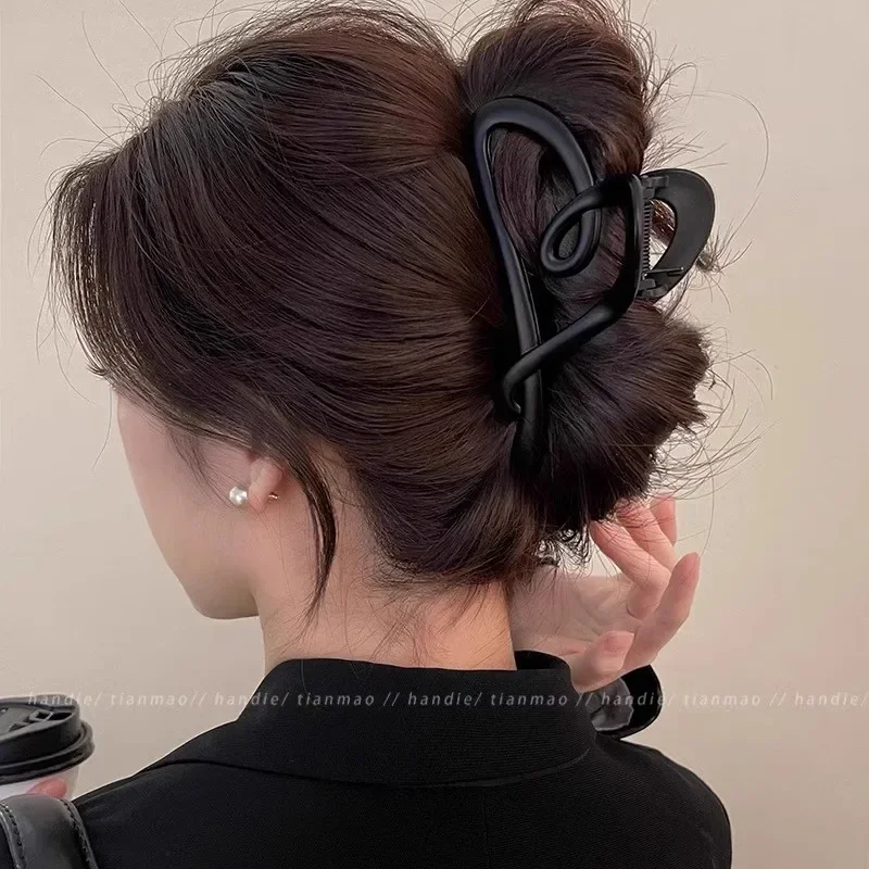 Vintage Heart Shape Plastic Hair Claw For Women Back Hair Holder Headband Elegant  Hairpin Fashion Hair Accessories