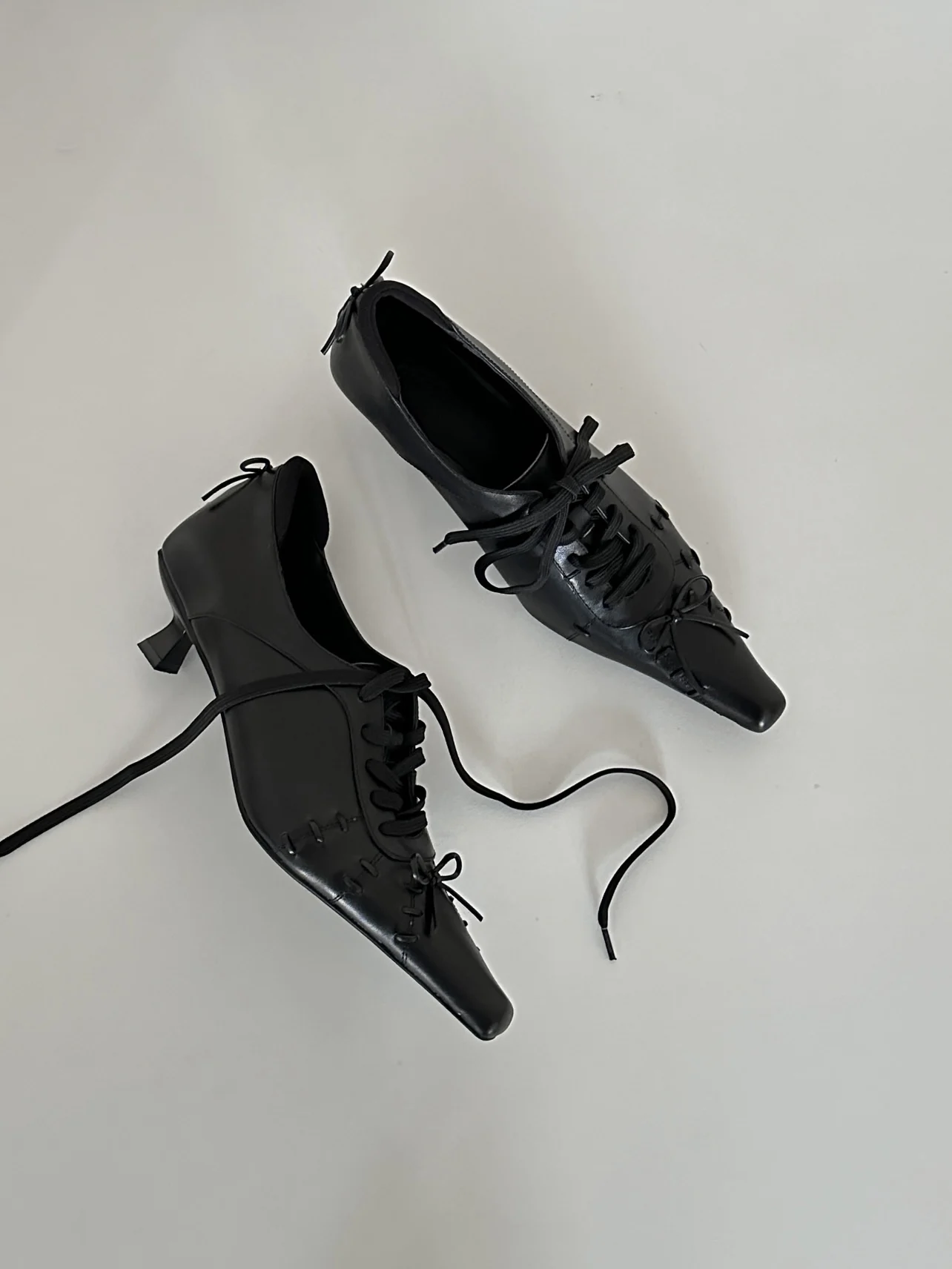 

Ele Острый носок Witch oes Женский новый Sle Ретро Квадратная голова Готический Sle Маленький кожаный oes Faion Single oes