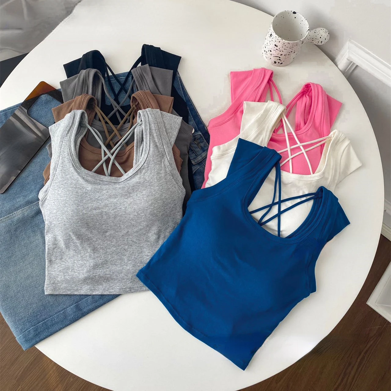 Moda Spaghetti Strap Tanks Camis canotta Sexy con reggiseno Backless Casual Solid Inner Femme canotte corte canotte