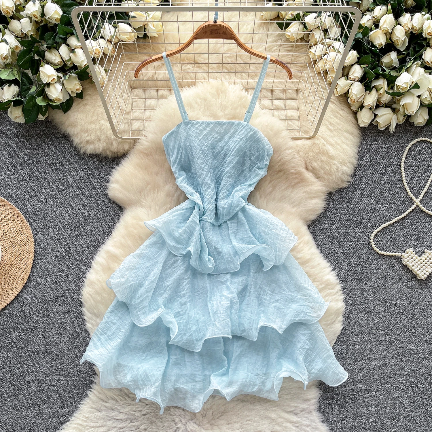 Chique vintage sem costas fino plissado em camadas vestido coreano moda vestido de verão roupas femininas mini vestido