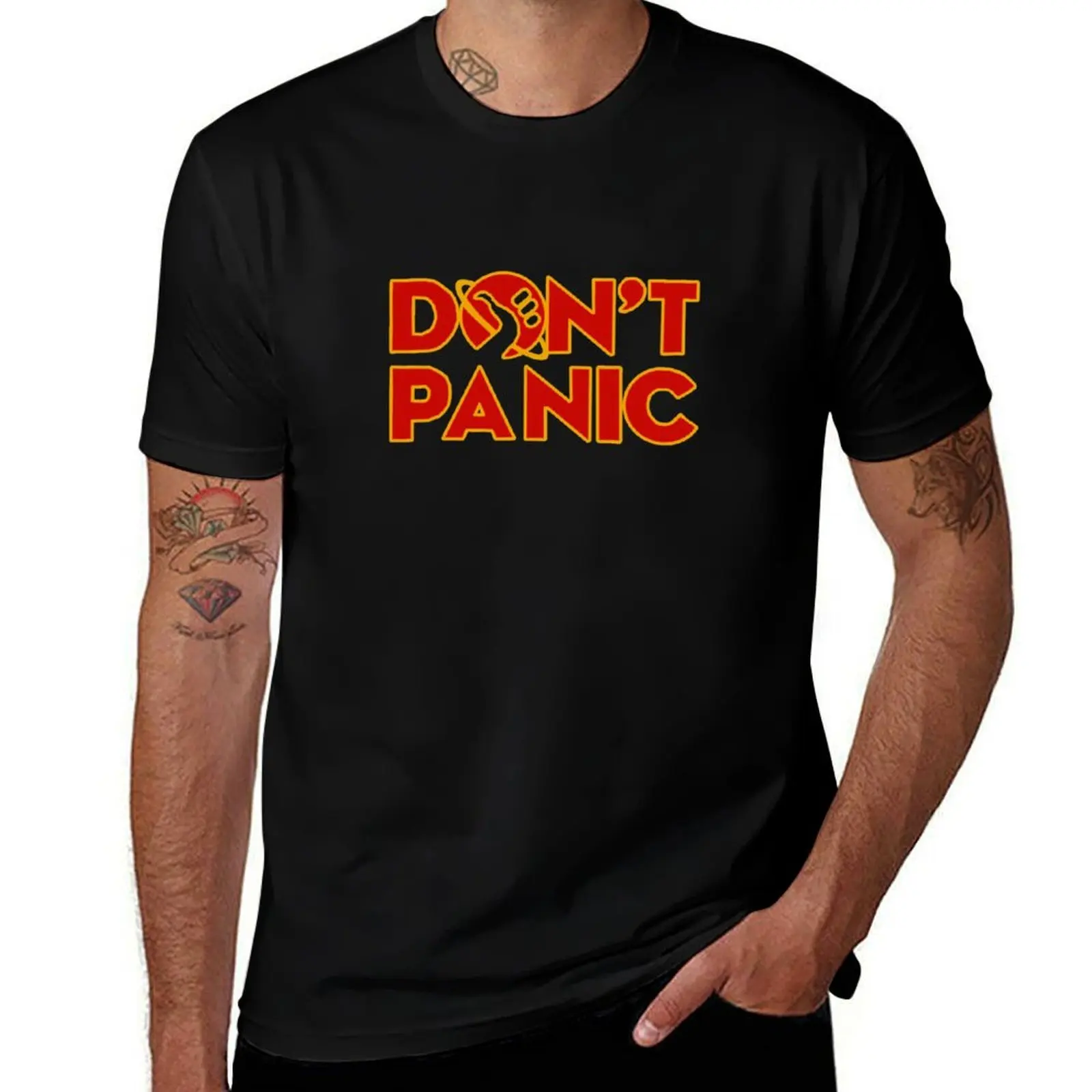 Don't panic The Hitchhiker's Guide to the Galaxy T-Shirt Soft Lightweight Cotton T-Shirt