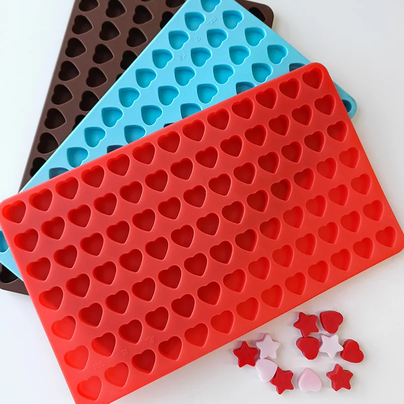 

Chocolate Mold Fudge Ice Ice Lattice Silicone Mold Star Carrot Christmas Tree Bones Love Fish Mold Random Color