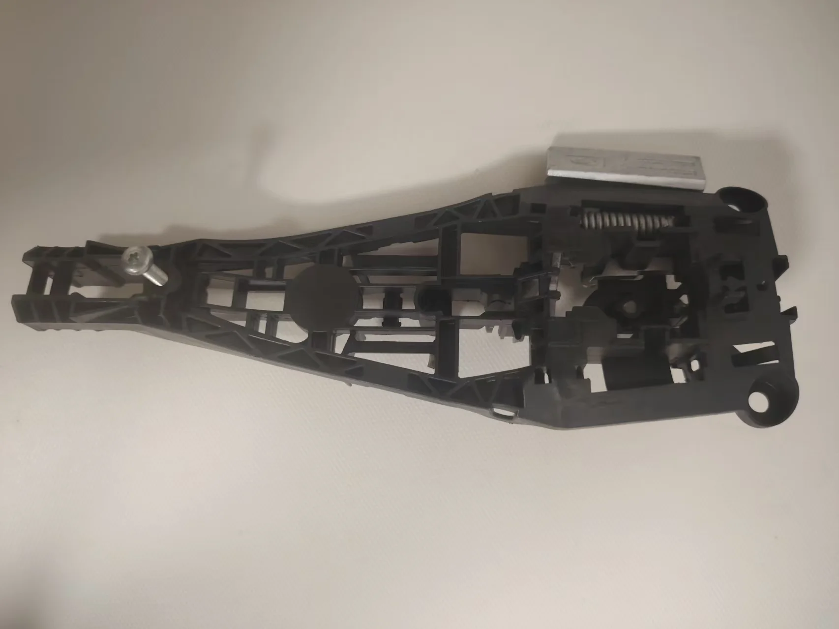 

9042967 Front Door Handle Inner Bracket Front Door Handle Bracket Door Handle Bracket Suitable for Buick Gl8Es Models