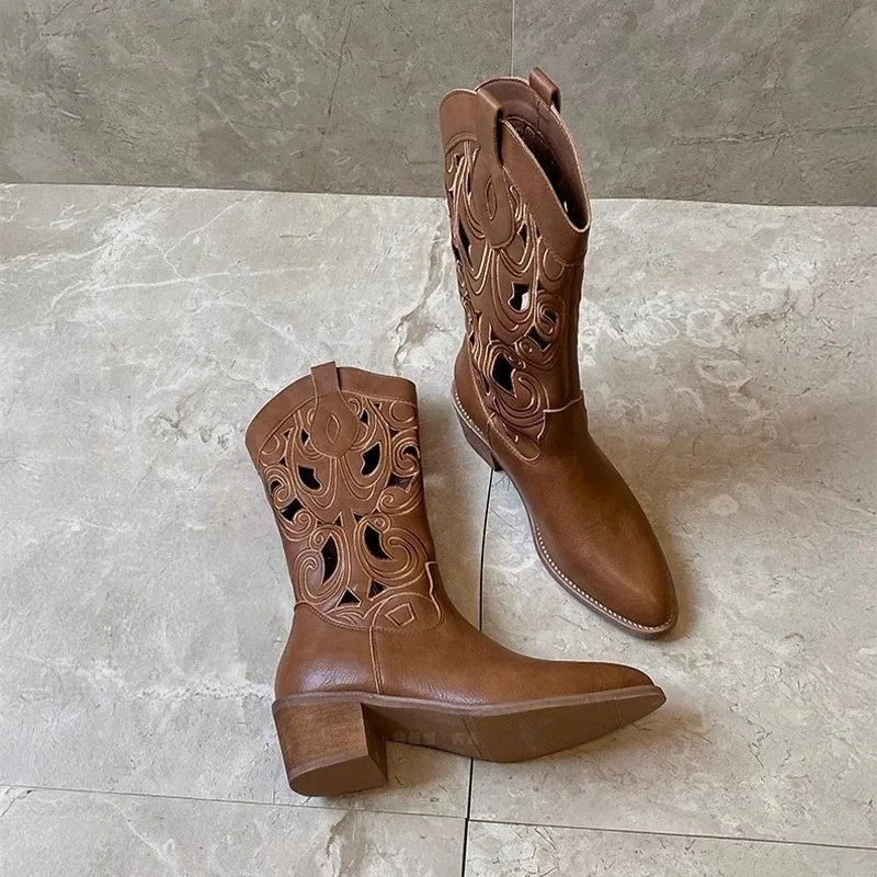 

Ковбойские сапоги до колена на среднем каблуке в стиле ретро 2025 года. Повседневные ботинки из коровьей кожи без шнуровки на массивном каблуке. Сапоги на платформе с круглым носком.
