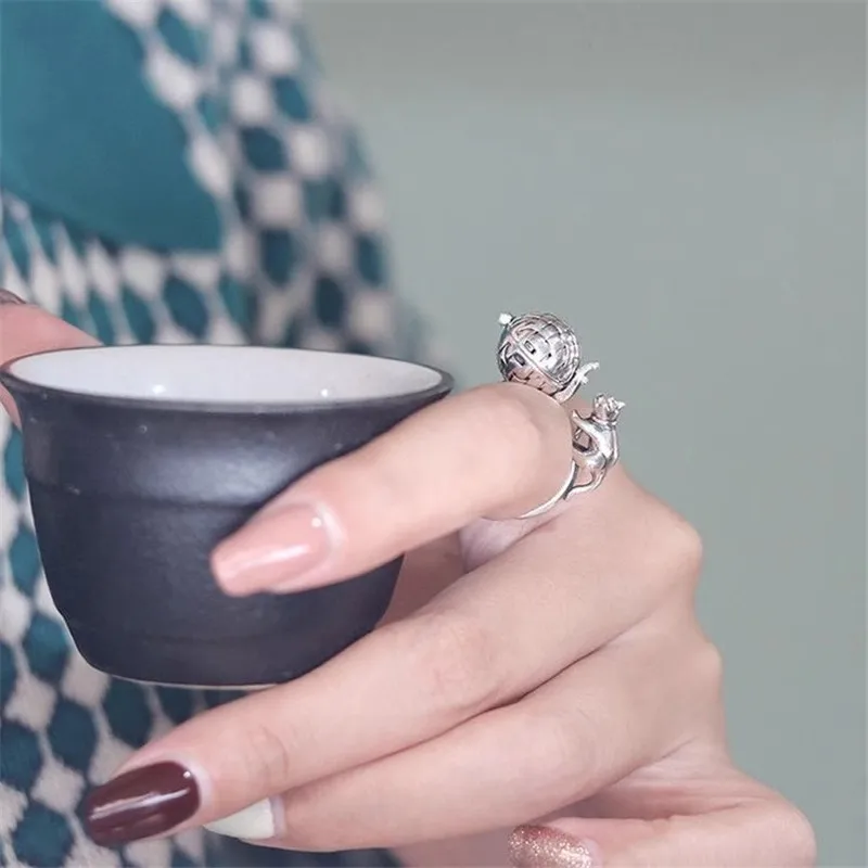 Cute Fortune Cat Shape Opening Rings For Women Silver Color Vintage Hollow out Aromatherapy Ball Rings Finger Ring Girl Jewelry