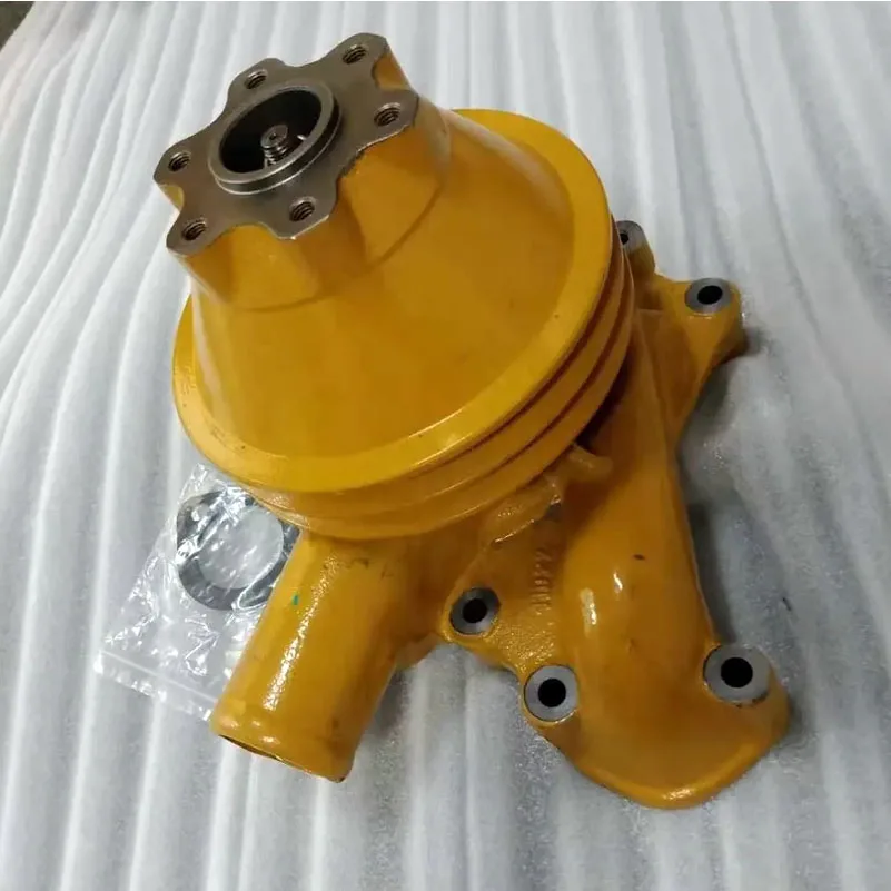 Good Excavator for Pc200-1 Pc200-2 Engine 6d105 Water Pump  6136-61-1102