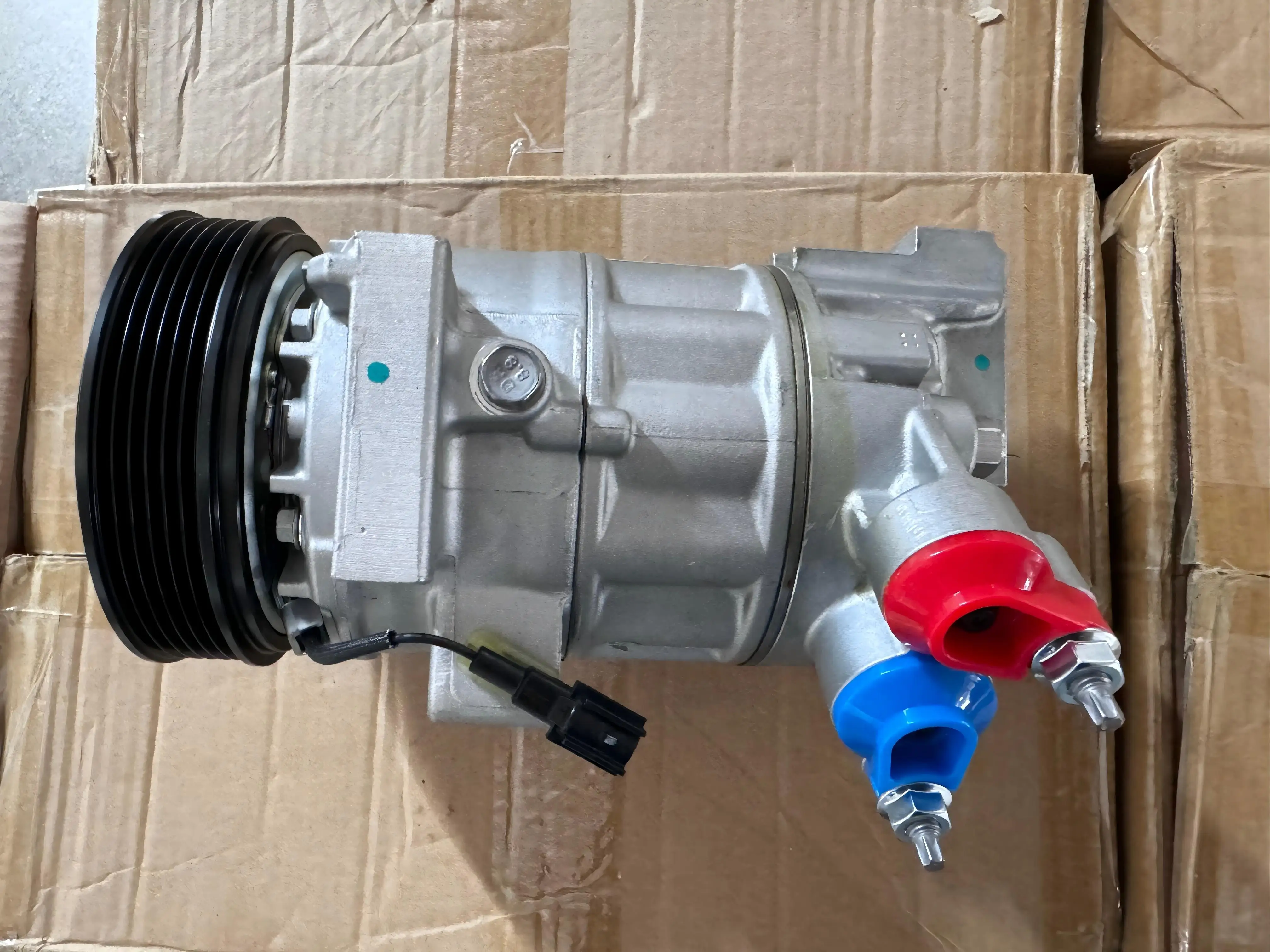 High Quality 12V Auto AC Car Air Conditioner Compressor New Model 8013009600 8013510200  for Geely Atlas Pro 1.5L 2021-