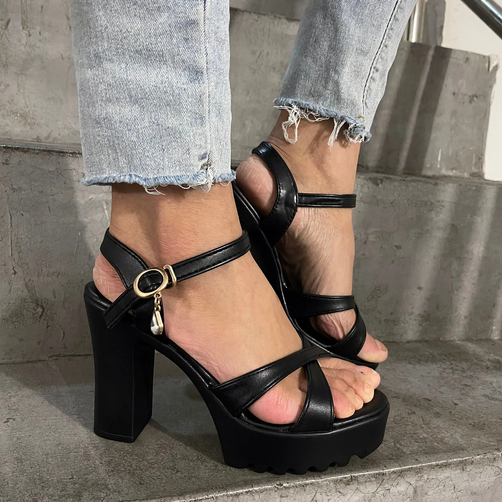 Sandals 2024 Woman Fish Sandals Leather Fashion Sole Strap Buckle Mouth Thick High Heel Ladies Women\'S Sandalias De Plataforma